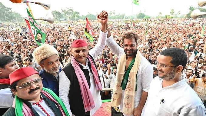 <div class="paragraphs"><p>تصویر سوشل میڈیا، بشکریہ&nbsp;<a href="https://x.com/yadavakhilesh">@yadavakhilesh</a></p></div>