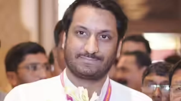 پونے زمین خریداری معاملے میں بری پھنسی پارتھ پوار کی کمپنی، اب بھرنی ہوگی 21 کروڑ روپے کی اسٹامپ ڈیوٹی