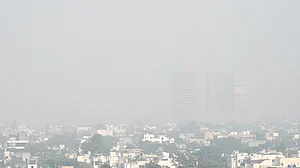 دہلی–این سی آر میں شدید آلودگی، اے کیو آئی ’بہت خراب‘ سے ’سنگین‘ کے درمیان، صحت پر شدید خطرہ