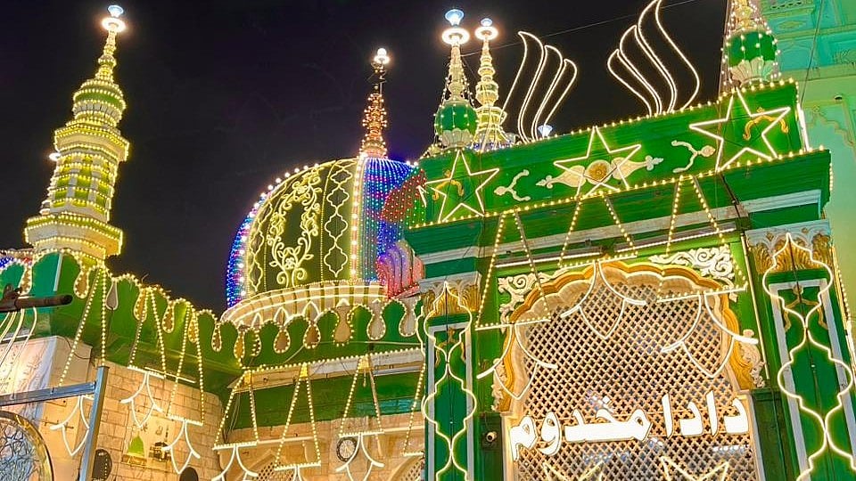 <div class="paragraphs"><p>آستانہ حضرت مخدوم شاہ ماہمی</p></div>