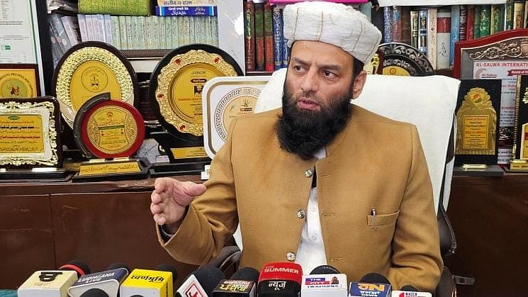 وزیر اعلی نتیش کمار کا ایک مسلم بیٹی کے چہرہ سے نقاب ہٹانے کا عمل انتہائی شرمناک: شاہی امام مولانا عثمان لدھیانوی
