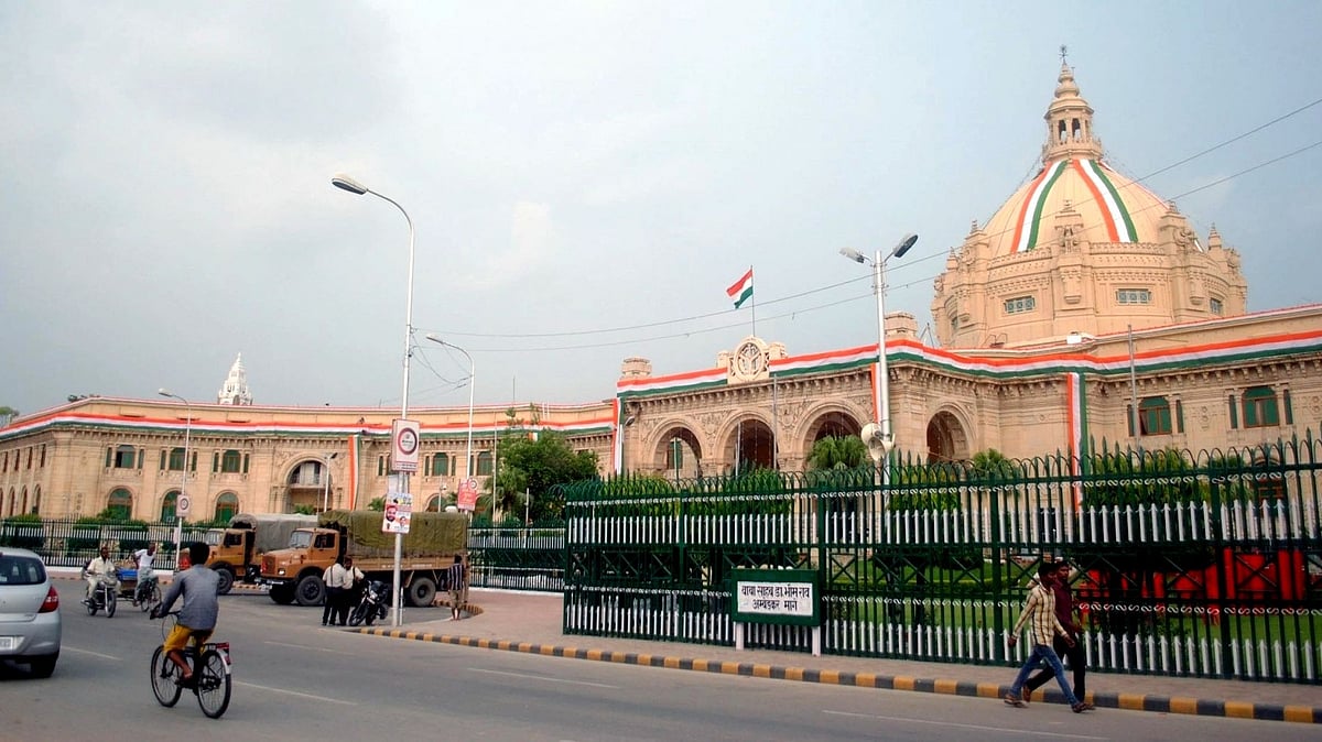اتر پردیش اسمبلی میں کوڈین سیرپ معاملے پر زبردست ہنگامہ