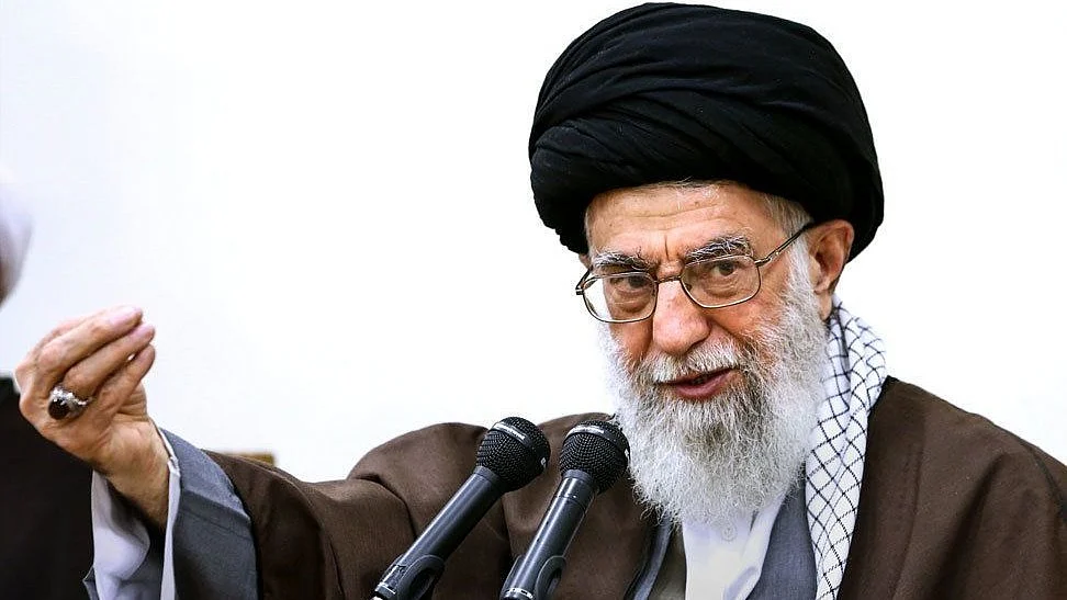 <div class="paragraphs"><p>ایرانی رہبر اعلیٰ آیت اللہ علی خامنہ ای (فائل تصویر)</p></div>