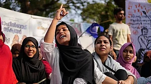کوئی ہیش ٹیگ ہمارا گھر ٹوٹنے سے نہیں بچا سکتا تھا: آفرین فاطمہ