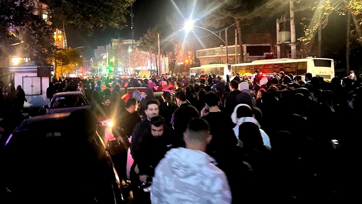 ایران بحران: ہلاکتوں اور پھانسیوں سے متعلق ٹرمپ کے دعوے، تہران کی تردید، امریکی فوجی کارروائی پر غیر یقینی برقرار