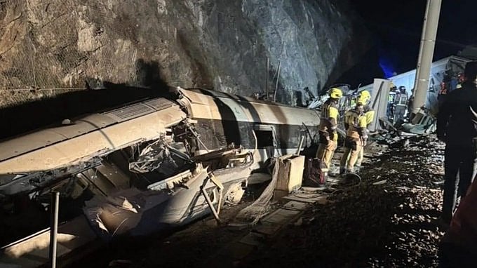 اسپین: ہائی اسپیڈ ٹرینوں کی خوفناک ٹکر میں ہلاکتوں کی تعداد بڑھ کر 39 پہنچی، 70 سے زائد زخمی
