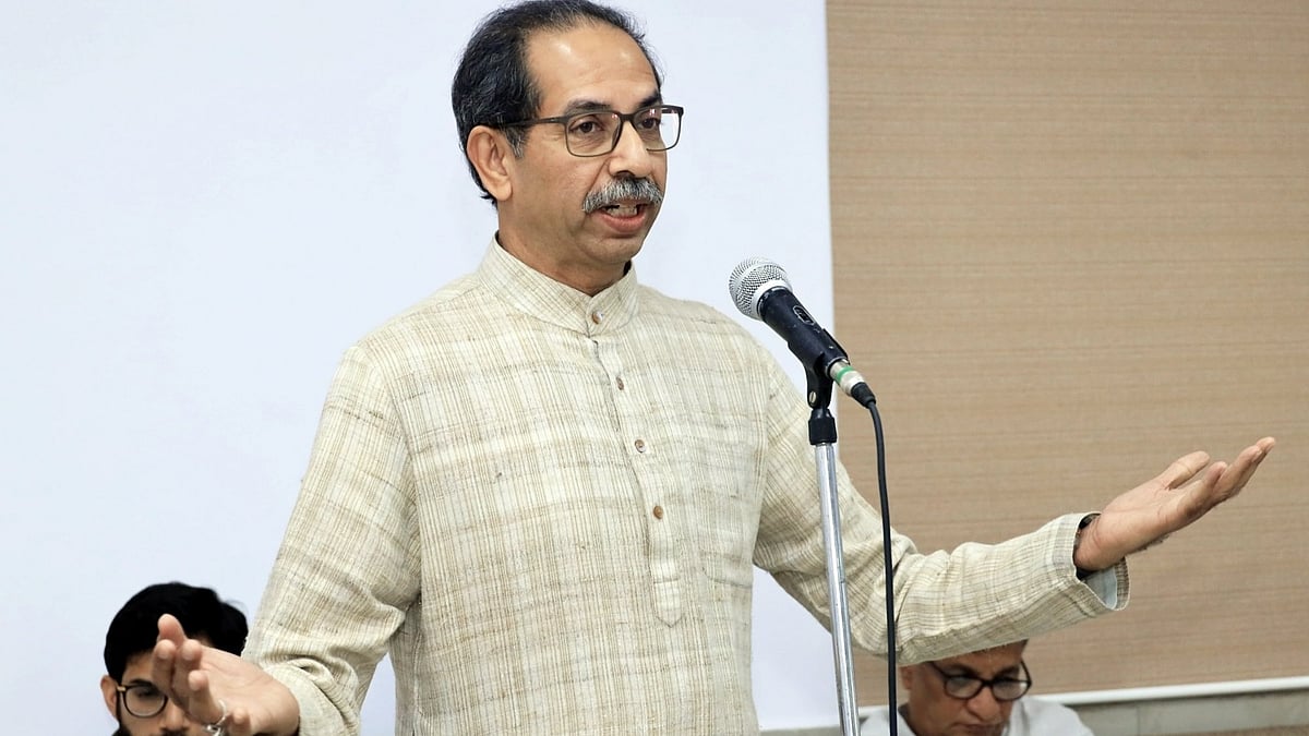 ادھو ٹھاکرے گروپ کے ’باپ تو باپ ہوتا ہے‘ پوسٹر سے ممبئی کی سیاست میں کھلبلی