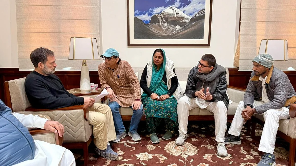 <div class="paragraphs"><p>منریگا مزدوروں کے نمائندہ وفد سے ملاقات کرتے ہوئے راہل گاندھی، تصویر ’ایکس‘&nbsp;<a href="https://x.com/INCIndia">@INCIndia</a></p></div>