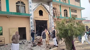 اسلام آباد: نمازِ جمعہ کے دوران مسجد میں زوردار دھماکہ، کم و بیش 50 افراد جاں بحق، درجنوں زخمی، ایمرجنسی کا اعلان