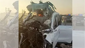 بنگلورو: قومی شاہراہ پر کار، بائیک اور کینٹر کی ٹکر، 7 افراد ہلاک