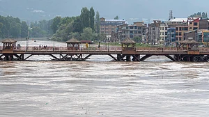 کشمیر میں ٹوٹا ریکارڈ! سری نگر میں اب تک کا سب سے گرم رہا فروری، وادی کے موسم سے سبھی حیران