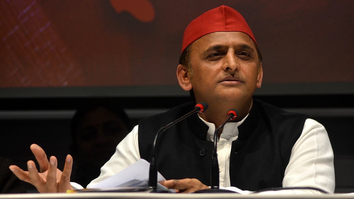 یوگی آدتیہ ناتھ کے دورۂ سنگاپور پر اکھلیش یادو کا طنز، ’ٹوٹی ٹنکی‘ اور مشہور فوارے کا کیا موازنہ