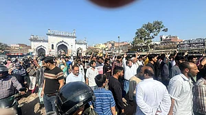 آیت اللہ خامنہ ای کی شہادت پر ’امریکہ ۔اسرائیل مردہ باد‘ کے نعروں سے گونج اُٹھا لکھنؤ