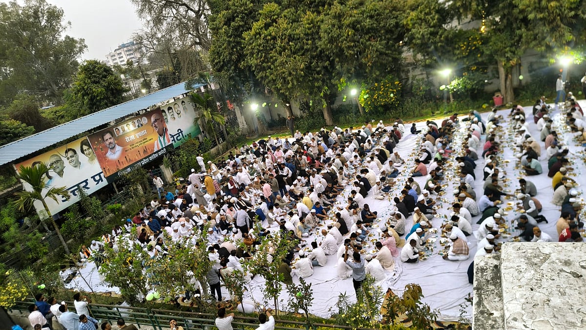 اتر پردیش ریاستی کانگریس دفتر میں افطار پارٹی کا اہتمام، دیکھنے کو ملی ہندوستان کی اصل تصویر