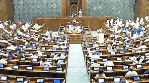 لوک سبھا میں اسپیکر اوم برلا کو ہٹانے کی تحریک پیش، بحث کے لیے 10 گھنٹے مقرر