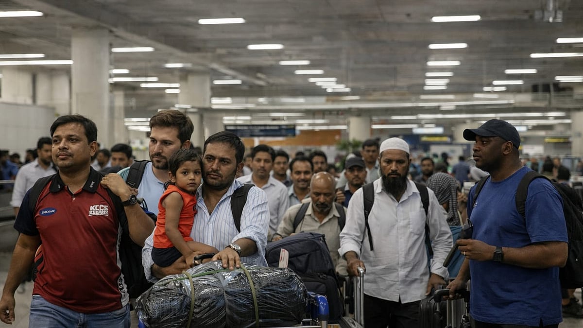 عرب ممالک میں جنگ کا خوف، لاکھوں کی ملازمت چھوڑ واپس ہندوستان لوٹ رہے لوگ!