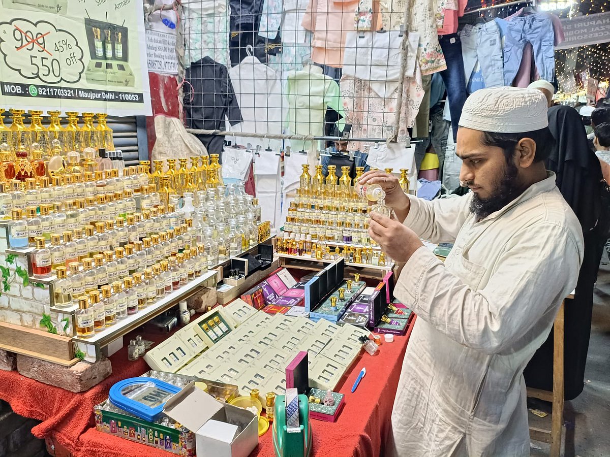 دہلی: لذیذ پکوانوں کے لطف اور عید کی خریداری کے لیے مشہور ہو چکا ہے جعفرآباد کا بازار