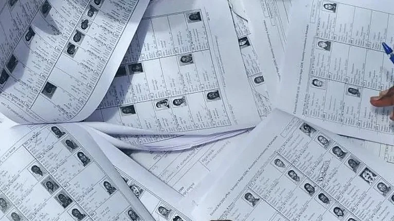 <div class="paragraphs"><p>ووٹر لسٹ کی خصوصی  نظرثانی، تصویر سوشل میڈیا</p></div>