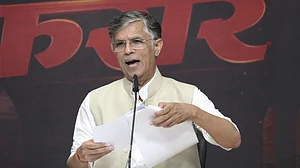 آسام انتخابات: کانگریس کا ہیمنت بسوا سرما پر حملہ، اہلیہ کے غیر ملکی پاسپورٹس اور بیرون ملک کاروبار پر سوالات