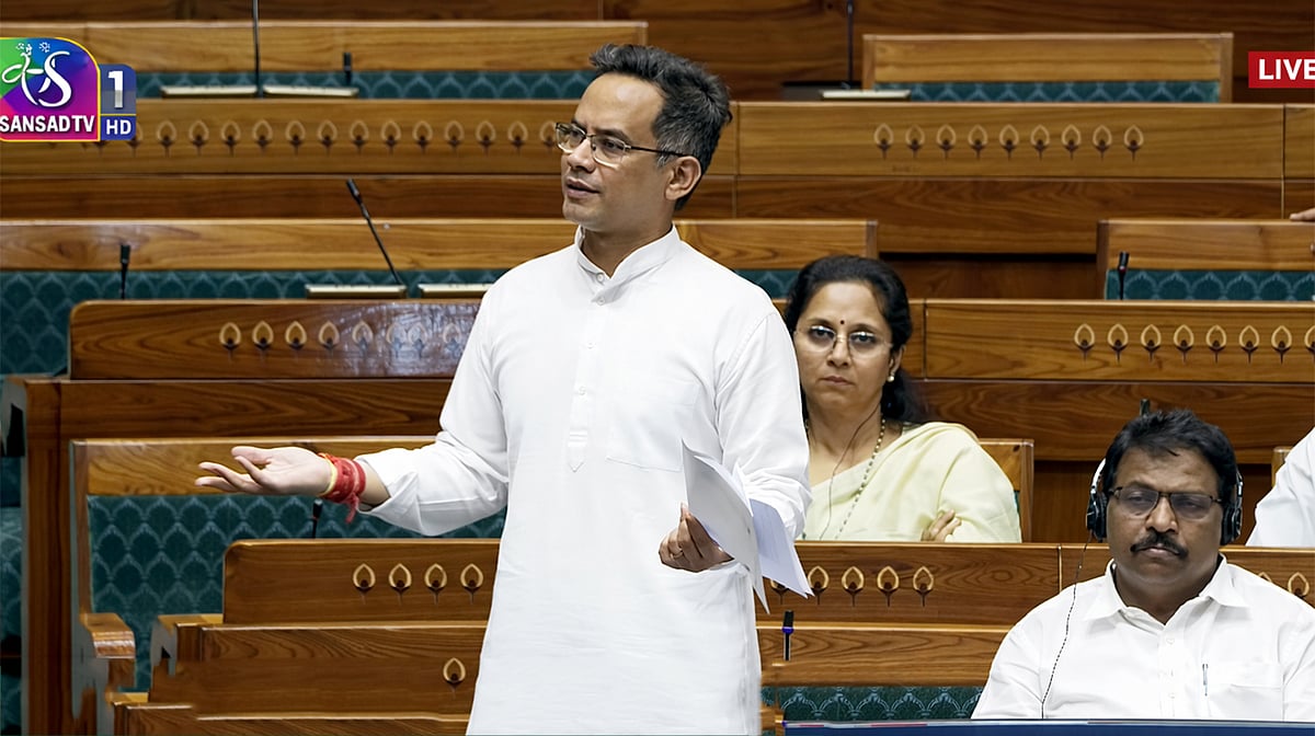 لوک سبھا میں گورو گوگوئی کا حکومت پر سخت حملہ، خواتین ریزرویشن بل کو حدبندی سے جوڑنے پر سوالات