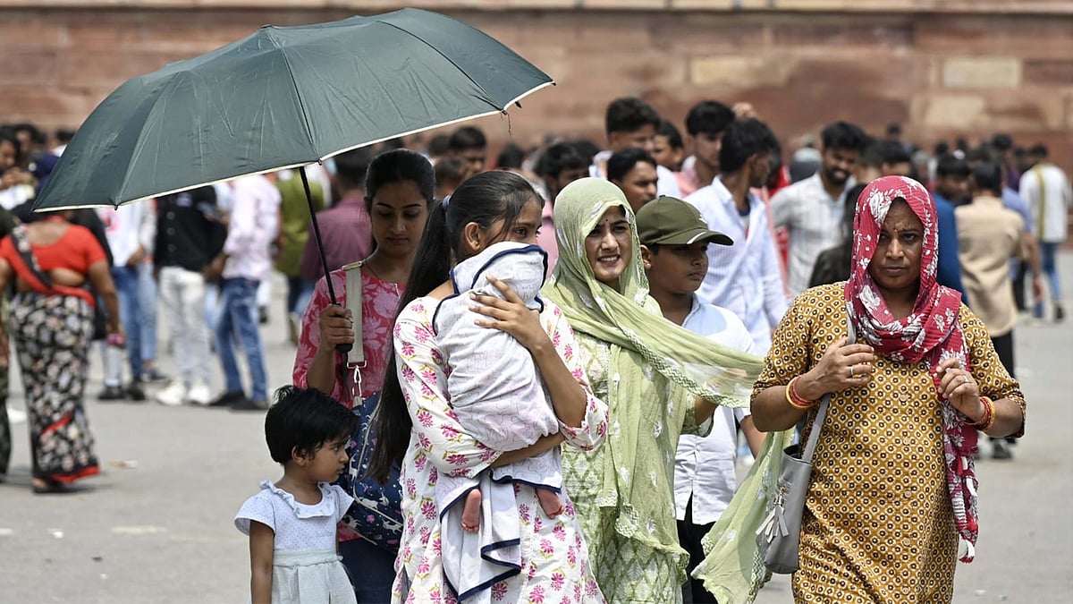 شمالی ہندوستان کو بارش اور طوفان سے نہیں ملی راحت، درجہ حرارت 45 ڈگری سیلسیس سے تجاوز، دہلی میں گرمی بڑھنے کا امکان