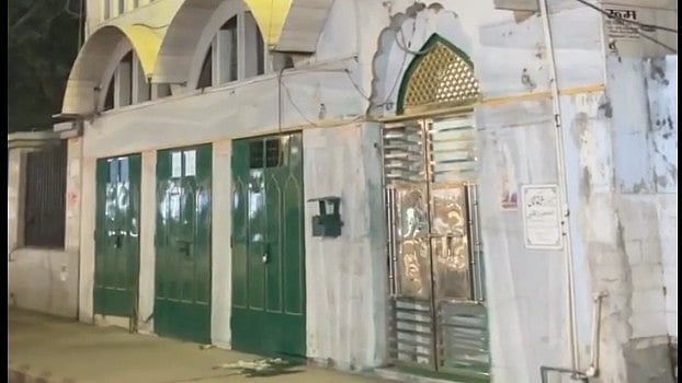 الہ آباد جنکشن: ’سنگ مرمر مسجد‘ کو ہٹانے کا نوٹس جاری، 27 اپریل تک مہلت