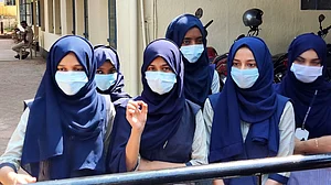 دہلی میں گرمی کی شدت بڑھی، بچوں کو پانی پینے کی یاد دلانے کے لیے اسکولوں میں بجے گی گھنٹی، حکومت کی گائیڈلائنس جاری