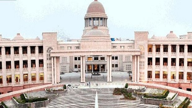 خواجہ سراؤں کو ’مبارکبادی‘ یا ’نیگ‘ مانگنے کا کوئی حق نہیں، ہائی کورٹ کی تنبیہ ’اسے مانا جا سکتا ہے جرم‘