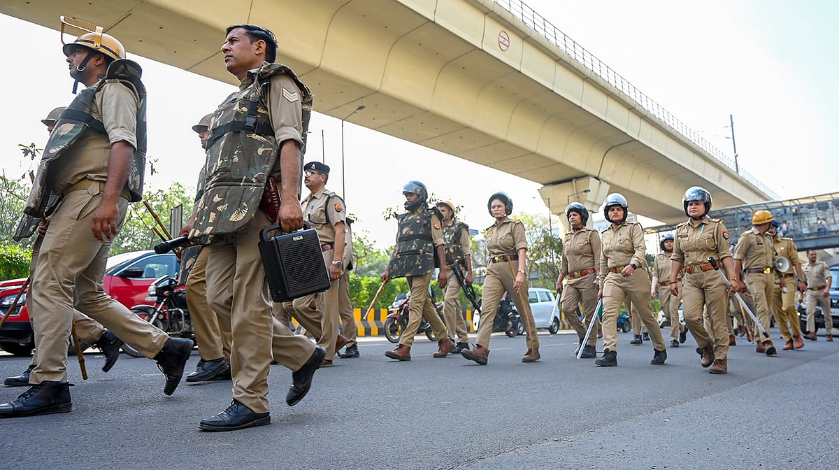 یومِ مزدور سے قبل نوئیڈا قلعے میں تبدیل، ڈرون و سی سی ٹی وی نگرانی کے سائے میں سخت سکیورٹی نافذ