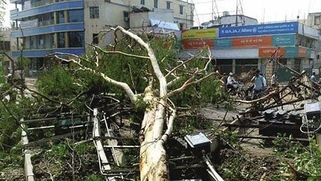 اترپردیش میں طوفان اور بارش کا قہر، مختلف واقعات میں 23 لوگوں کی موت، محکمہ موسمیات کا الرٹ جاری