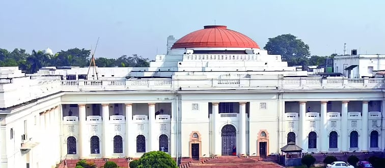بنگال اسمبلی میں 35 مسلم چہرے، کانگریس کے حصے میں آنے والی دونوں سیٹوں پر مسلم امیدواروں کا قبضہ