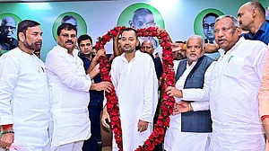 نتیش کمار کے بیٹے نشانت کمار کی بہار کابینہ میں انٹری، صحت کا قلمدان سنبھالتے ہی آر جے ڈی کا کنبہ پروری پر طنز