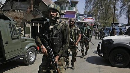 <div class="paragraphs"><p>جموں و کشمیر میں تعینات سکیورٹی اہلکار</p></div>