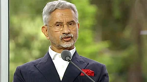 جے شنکر نے کیا روسی تیل خریدنے کے فیصلے کا دفاع، یورپی ہتھیاروں کے استعمال پر اٹھائے سوال