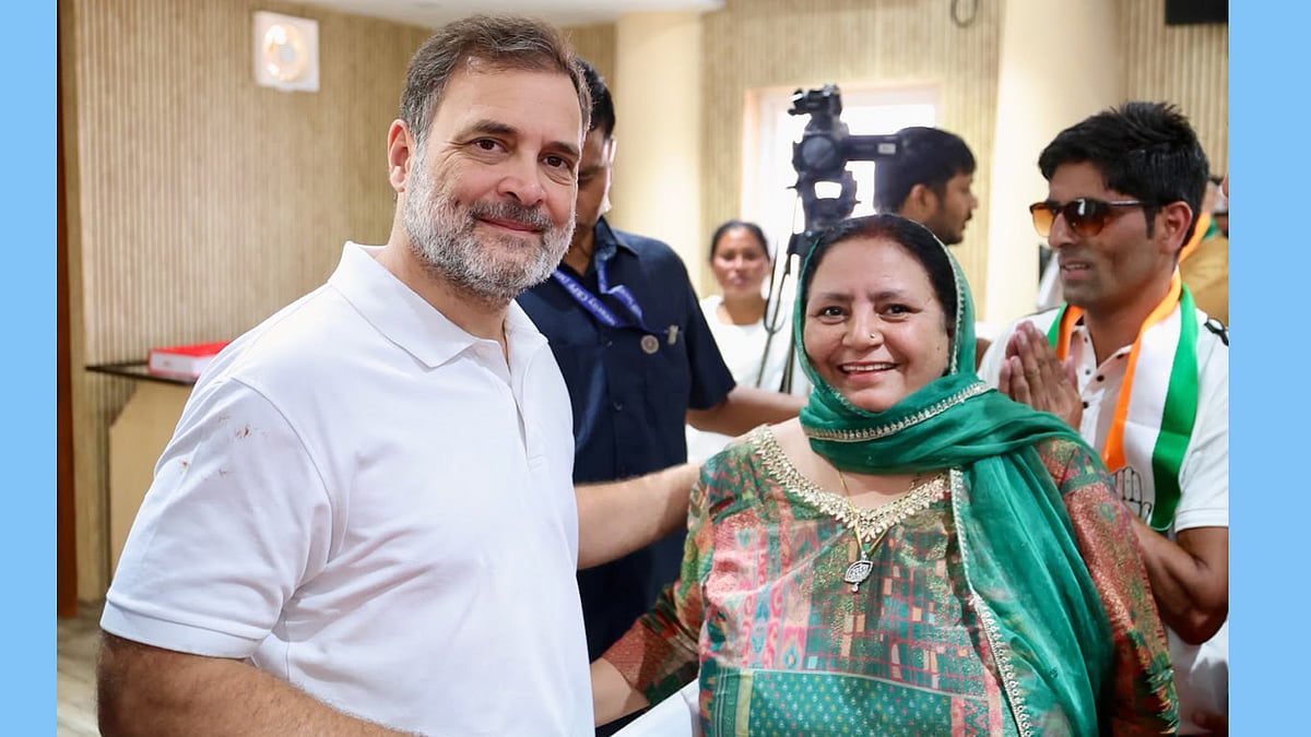 راہل گاندھی کی سالگرہ: کیک، مبارک باد اور خوشیوں کی تصویری جھلکیاں