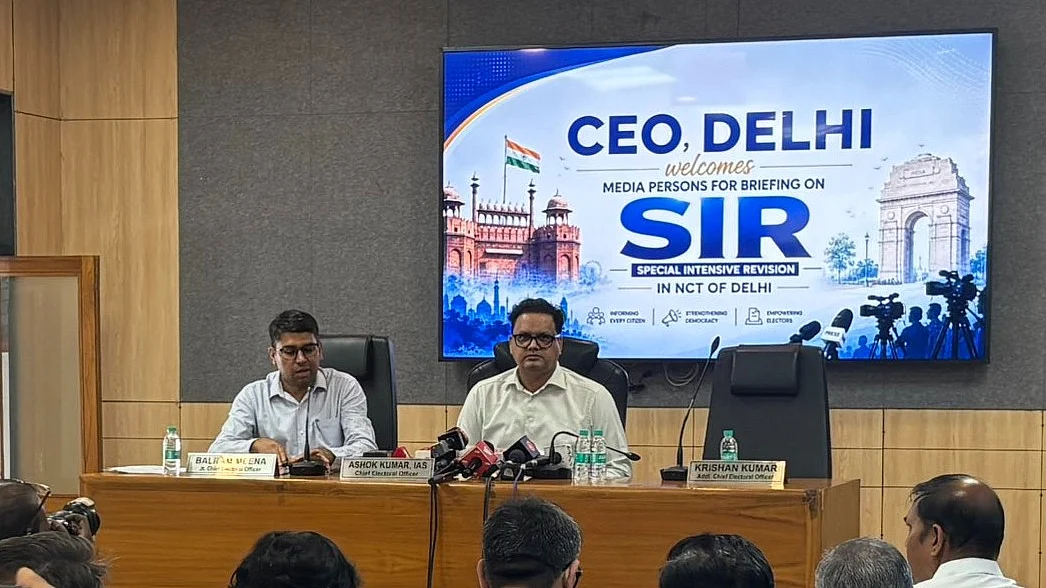 <div class="paragraphs"><p>سی ای او دہلی پریس کانفرنس کرتے ہوئے،&nbsp;تصویر&nbsp;<a href="https://x.com/CeodelhiOffice">@CeodelhiOffice</a></p></div>