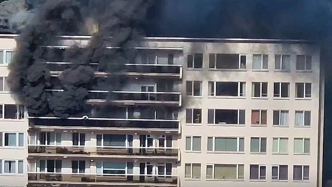بلجیم: اینٹورپ واقع 10 منزلہ رہائشی عمارت میں لگی خوفناک آگ، کئی لوگوں کی موت