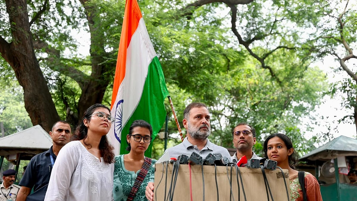 <div class="paragraphs"><p>پریس کانفرنس کے دوران راہل گاندھی، تصویر @INCIndia</p></div>