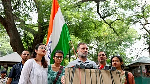 <div class="paragraphs"><p>پریس کانفرنس کے دوران راہل گاندھی، تصویر @INCIndia</p></div>