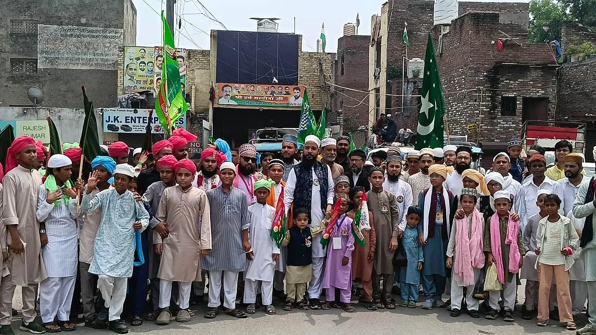 عید میلاد النبیؐ پر دہلی کے مختلف علاقوں میں جلسے و جلوس کا سماں، گنگا جمنی تہذیب اور سماجی ہم آہنگی کا پیغام عام