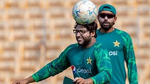 لارڈز ٹیسٹ میں شکست کے بعد پاکستانی ٹیم کی سر زنش، 7 کھلاڑی باہر، کوچنگ اسٹاف بھی تبدیل