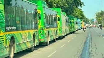 حکومت کی اپیل کے باوجود ڈی ٹی سی بس ڈرائیورس کی ہڑتال جاری، مسافروں کو پریشانی کا سامنا