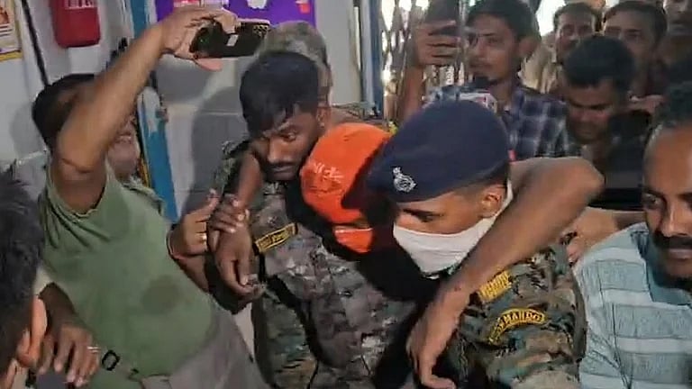 جموئی واقعہ: 120 سے زائد سوشل میڈیا اکاؤنٹس کے خلاف مقدمہ، نابالغ متاثرہ کی شناخت ظاہر کرنے کا الزام