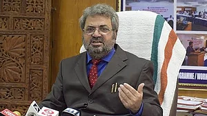 الیکشن کمیشن حکمراں جماعت کا جلاد نہیں بن سکتا، گیانیش کمار عوام کا اعتماد کھو چکے ہیں: ٹیکا رام مینا