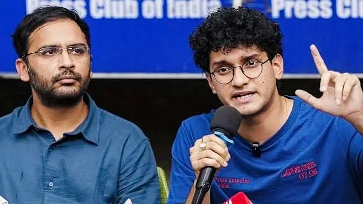 <div class="paragraphs"><p>سورو داس اور آسوتوش رانکا، تصویر ’ایکس‘&nbsp;<a href="https://x.com/LiveLawIndia">@LiveLawIndia</a></p></div>