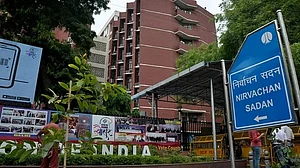 پانچ ریاستوں میں اسمبلی انتخابات کی تیاری، تاریخوں کے اعلان سے پہلے الیکشن کمیشن کی جائزہ مہم