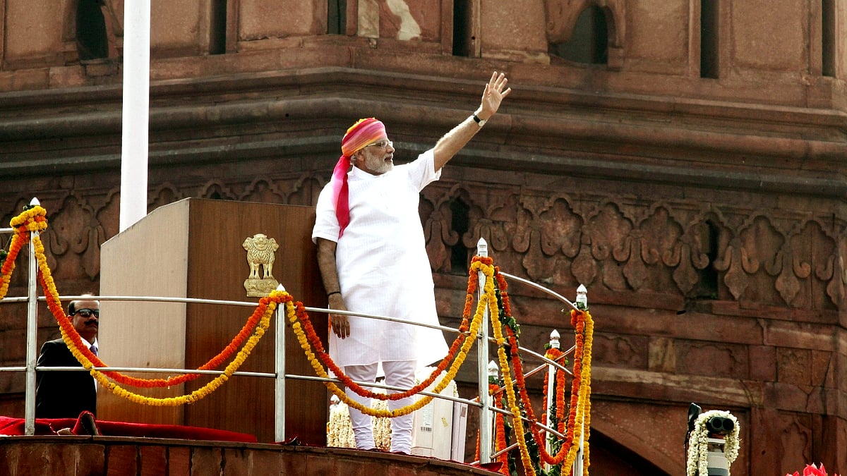 लालकिला पर स्वतंत्रता दिवस समारोह में पीएम नरेंद्र मोदी (फोटोः PTI)