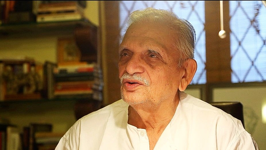 जिंदा रहने के लिए खुराक है भाषा: गुलजार