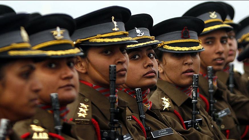 दुनियाभर में महिलाएं हर क्षेत्र में तरक्की कर रही हैं, तो सेना का नेतृत्व क्यों नहीं कर सकतीं