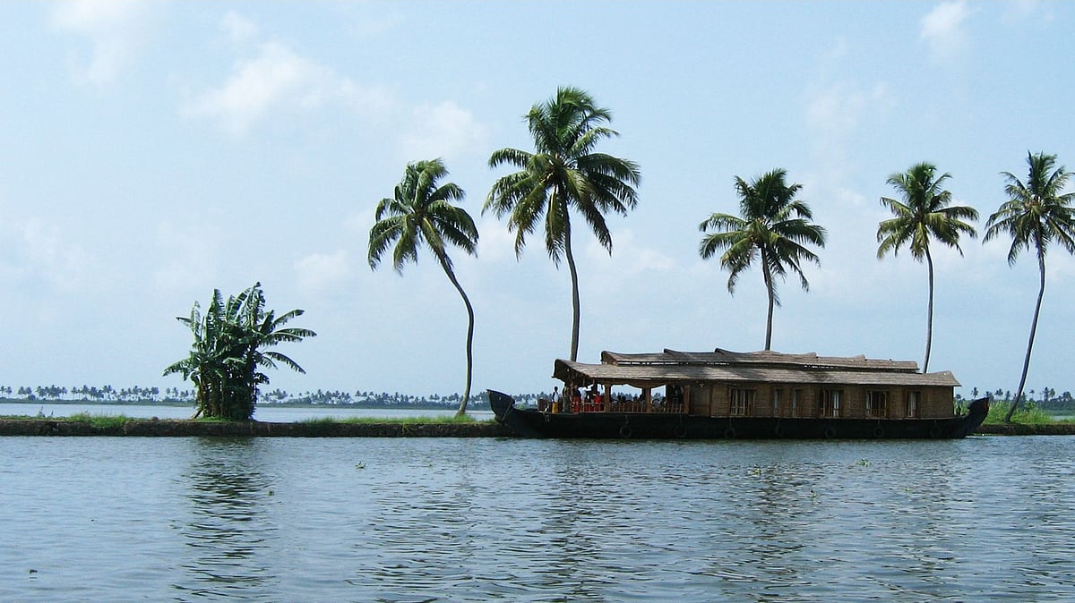 वेम्बनाड झील